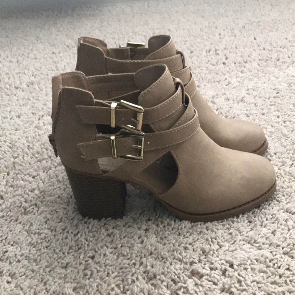 Tan booties - Picture 2 of 4